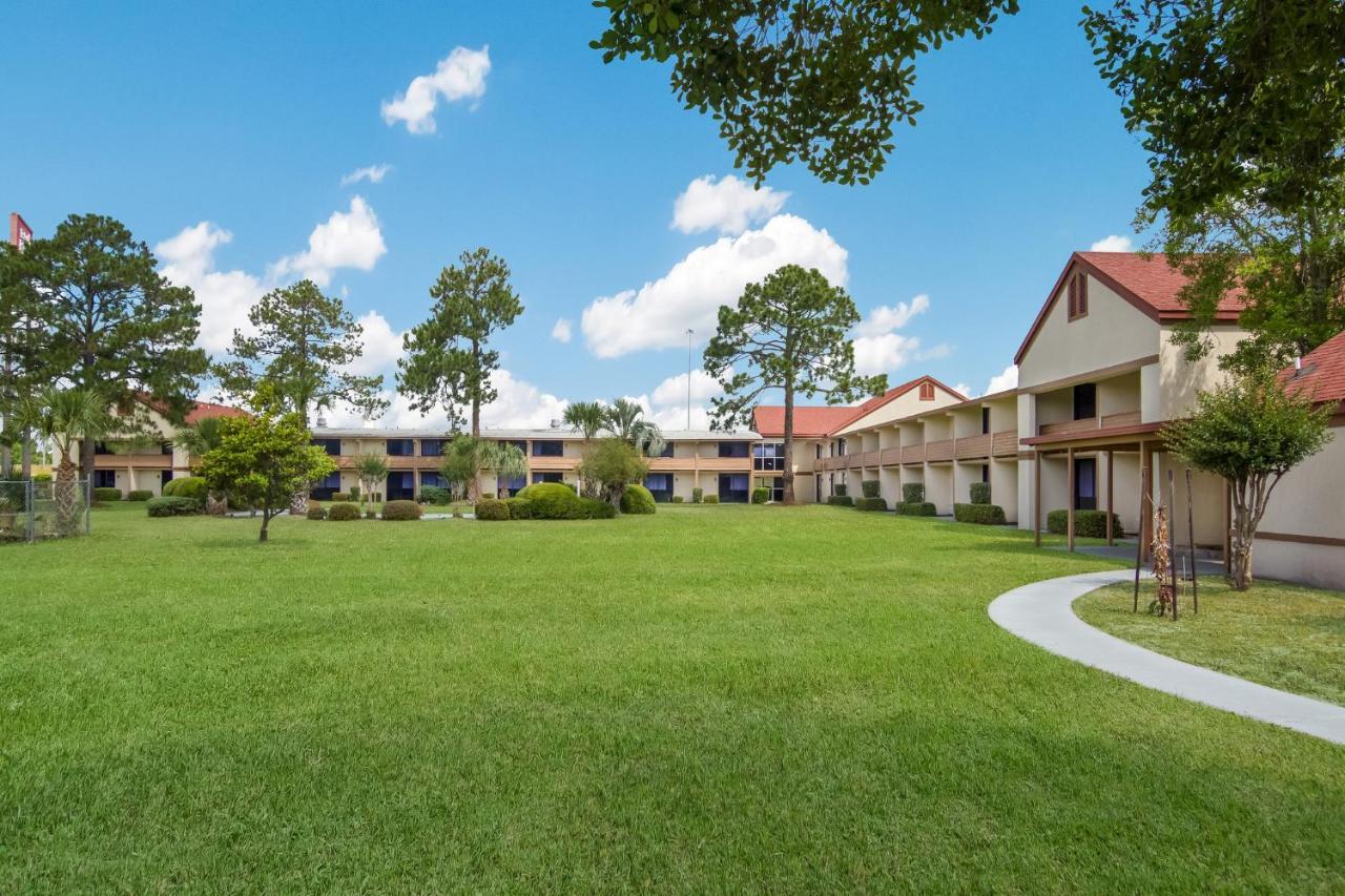 Red Roof Inn & Suites Brunswick I-95 Exterior photo