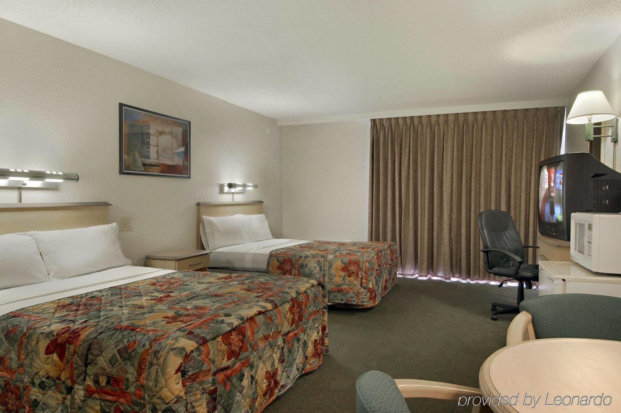 Red Roof Inn & Suites Brunswick I-95 Exterior photo