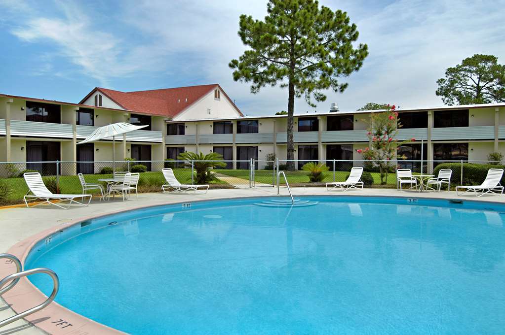 Red Roof Inn & Suites Brunswick I-95 Facilities photo